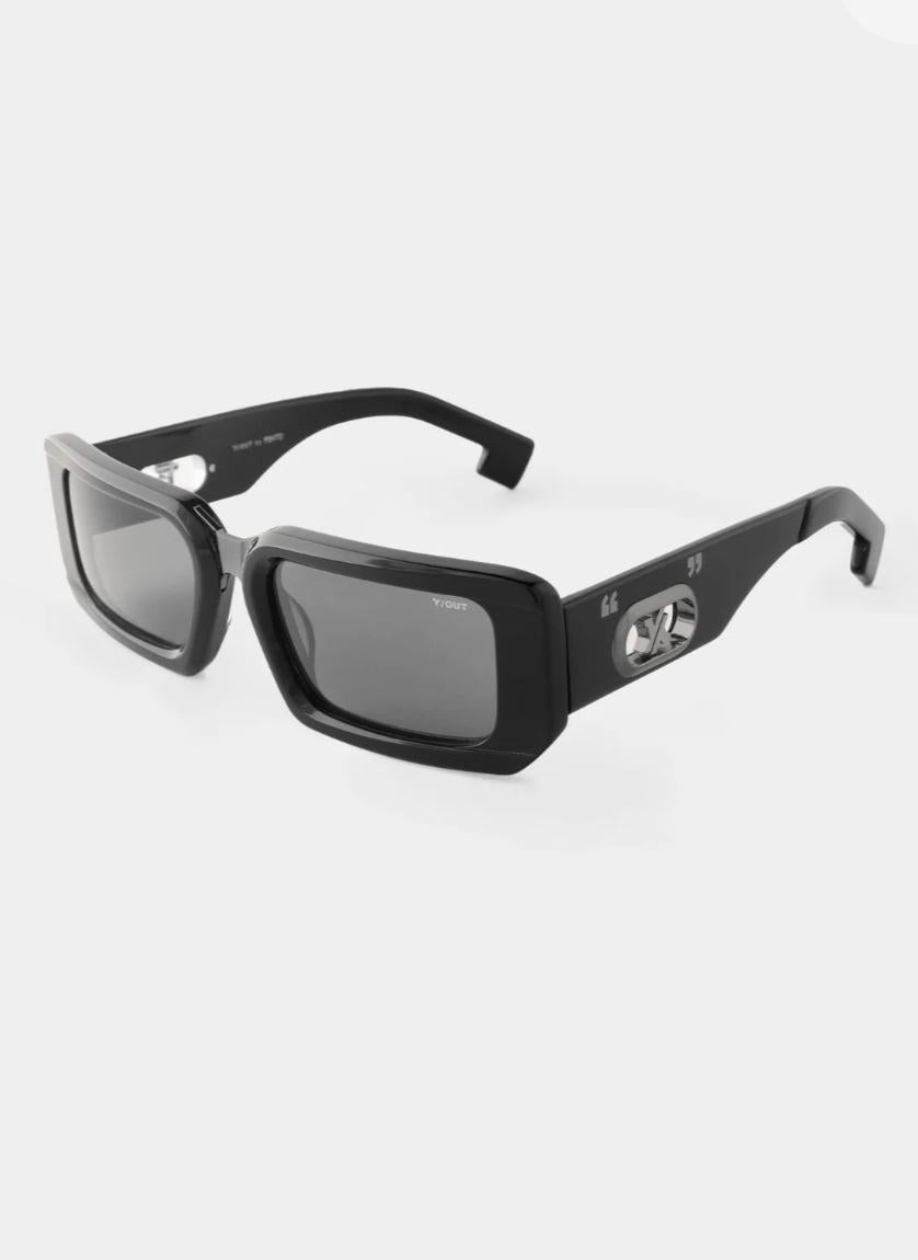 GMT BLACK Y/OUT